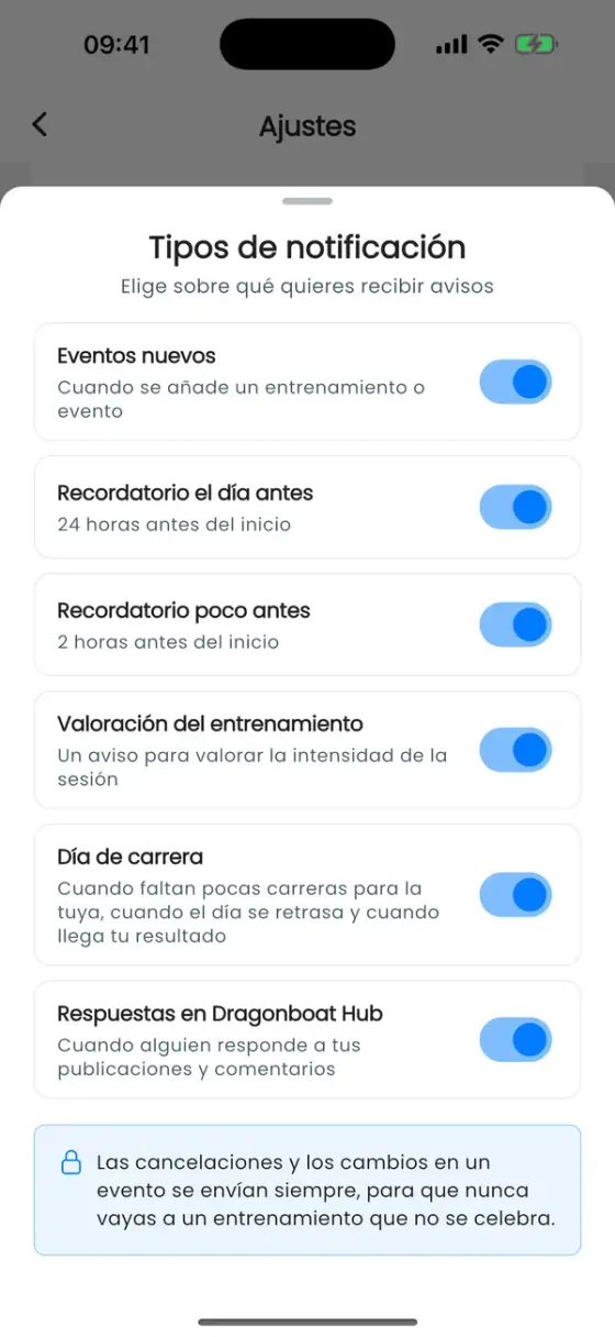 Hoja de tipos de notificación con interruptores para eventos nuevos, recordatorios, valoración del entrenamiento, día de carrera y respuestas del Hub